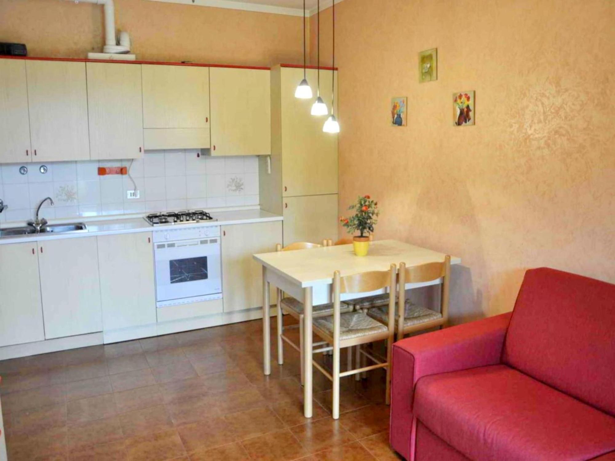 Enticing Holiday Home In Lazise With Swimming Pool Zewnętrze zdjęcie